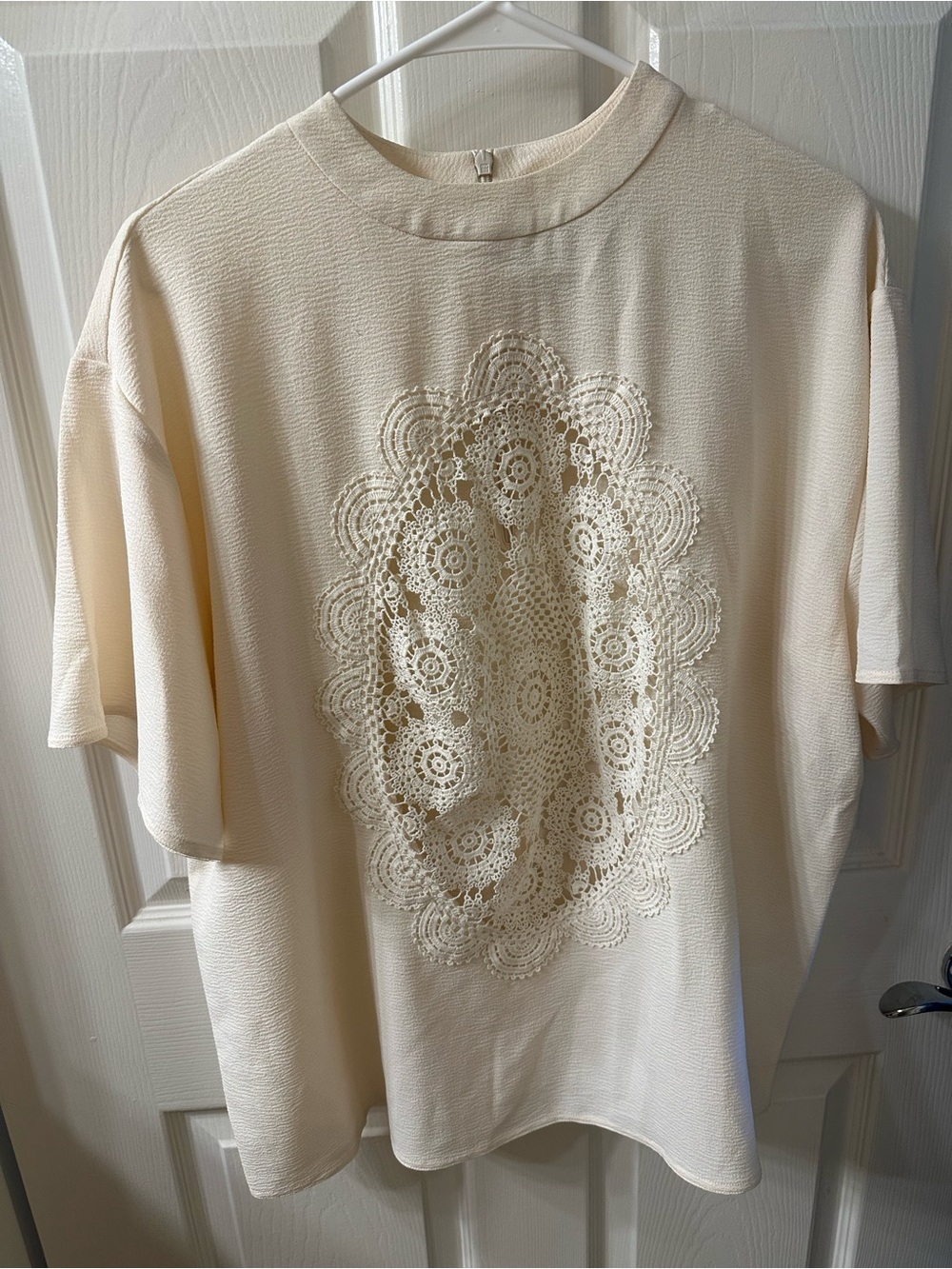 C/MEO Collective Cream Lace-Appliqué Short Sleeve Top